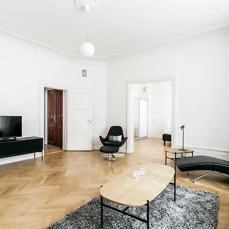 200 M2 Apartment Close To Tivoli And The Harbourfront *